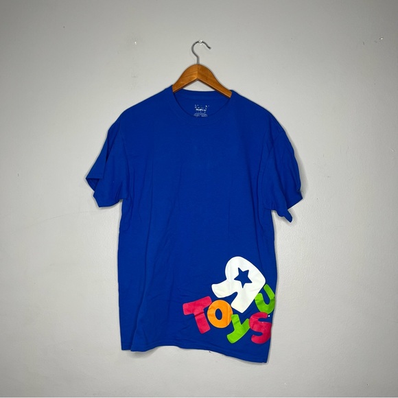Toys R Us Blue Employee Uniform T Shirt B - Picture 1 of 4